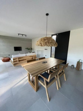 RumaRanch Solo Parejas Casa con pileta privada a 20 mts del Río